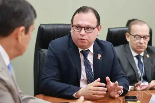 Equipo de transferencia solicita a PCM no realizar nuevas designaciones ni contrataciones