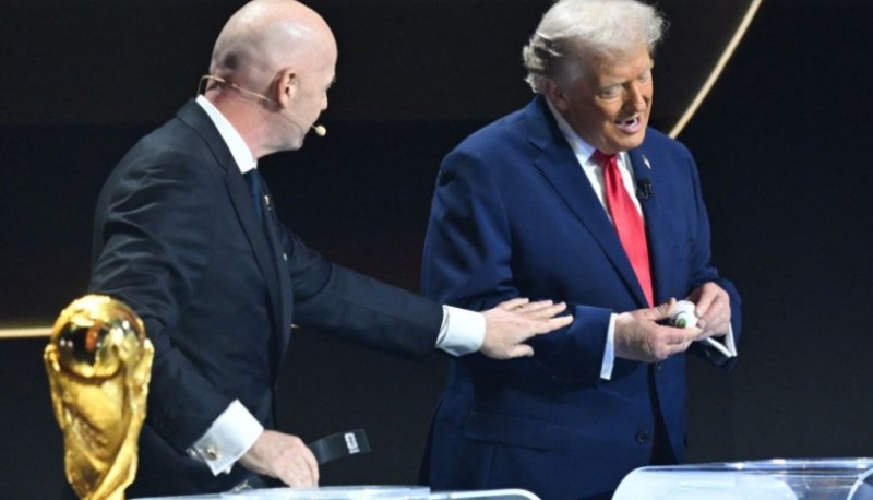 Donald Trump reconoce que pidió una revisión a Infantino por la tarjeta roja a Balogun