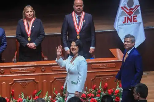 Keiko Fujimori recibe credenciales del JNE como presidenta electa de la República para el periodo 2026-2031