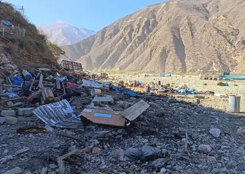 Pataz: deslizamiento deja 3 heridos, y comercios y embarcaciones afectados en laguna Pías deja