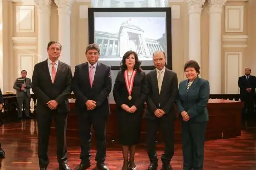 Marylin Choy, Luis Palomino y Gustavo Yamada juraron como directores del BCR