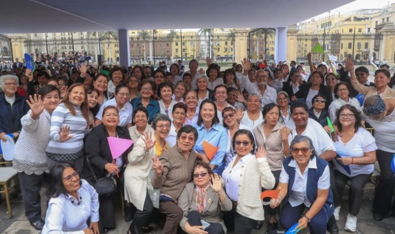 Gobierno anuncia mejora de pensiones y mayor atención para adultos mayores