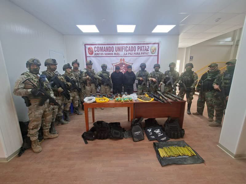 Fuerzas Armadas incautan armamento de guerra y capturan a dos personas en Pataz