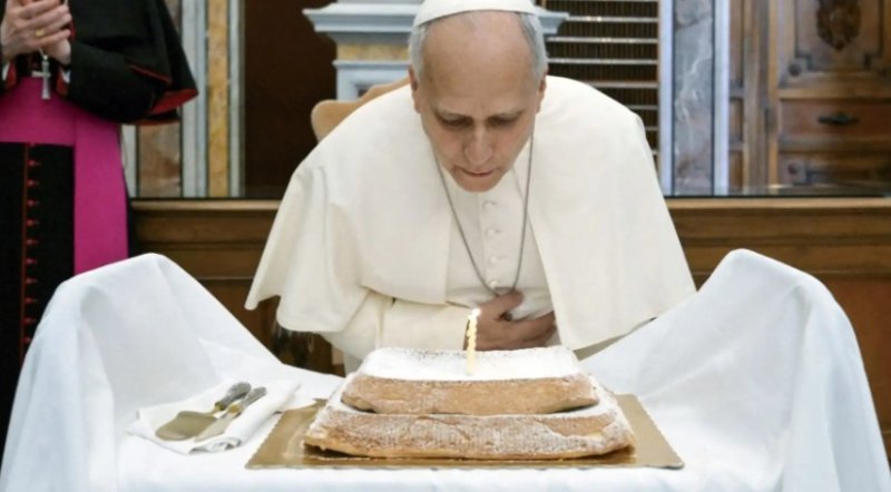 Papa León XIV: le cantan feliz cumpleaños en español el día de su onomástico