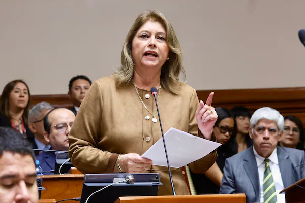 Diputados presentan cambios al pedido de facultades legislativas del Ejecutivo