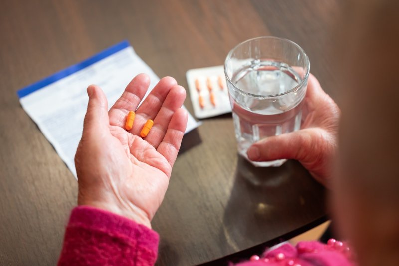 Riesgos de tomar medicamentos sin evaluación médica