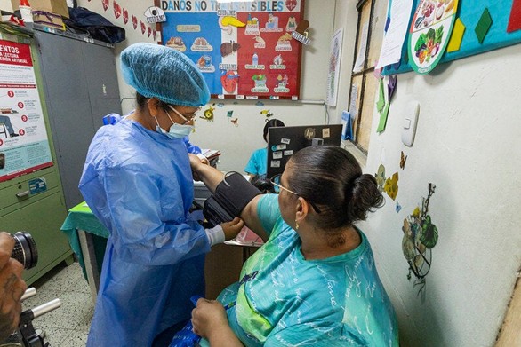 Empezar de nuevo: una historia de migración y acceso a la salud en Perú