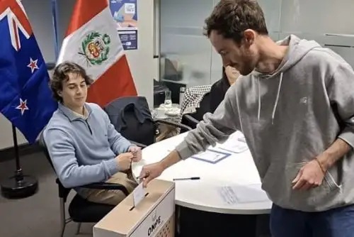 Peruanos en el extranjero votarían desde donde residen sin recorrer largas distancias