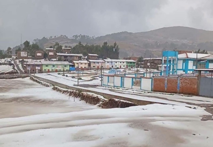 La Libertad: granizada y lluvia afectó a los distritos de Otuzco y Santiago de Chuco