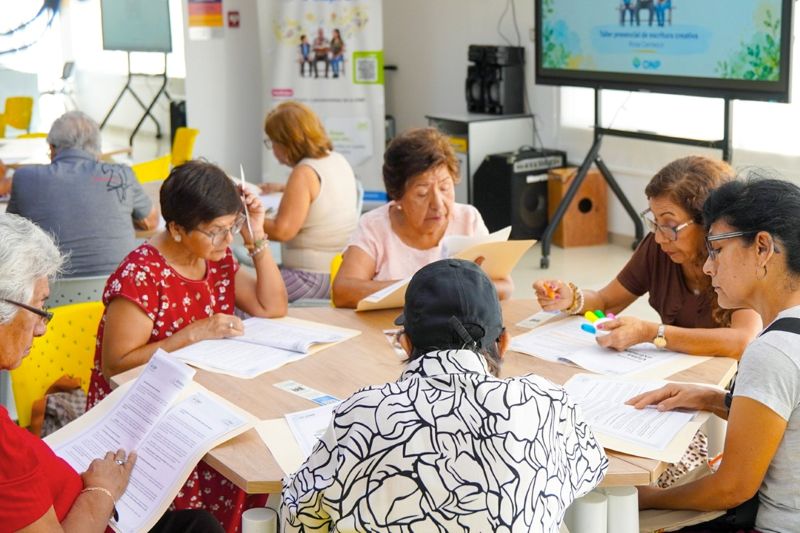 ONP impulsa participación de pensionistas en el concurso “Vidas que nos inspiran” con taller literario en Trujillo