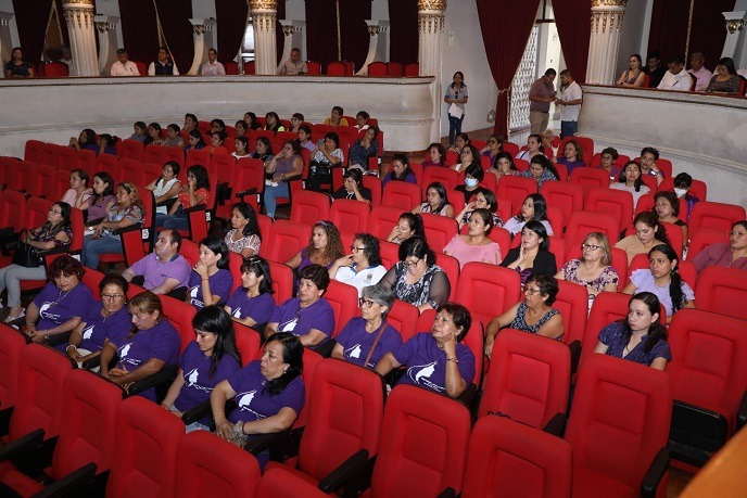 Con ceremonia la MPT rindió homenaje a la mujer en su día