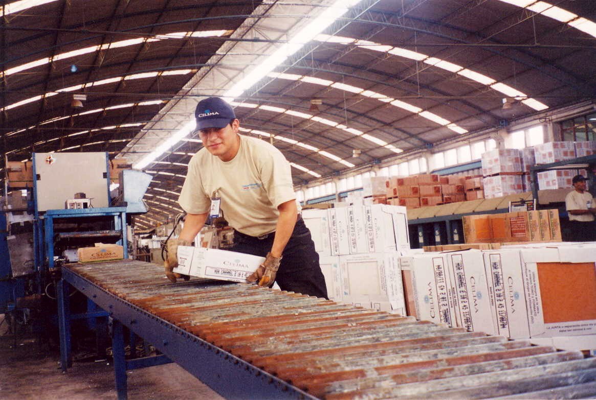 Empleos generados por exportaciones  cayeron -11.9% en el primer bimestre del año