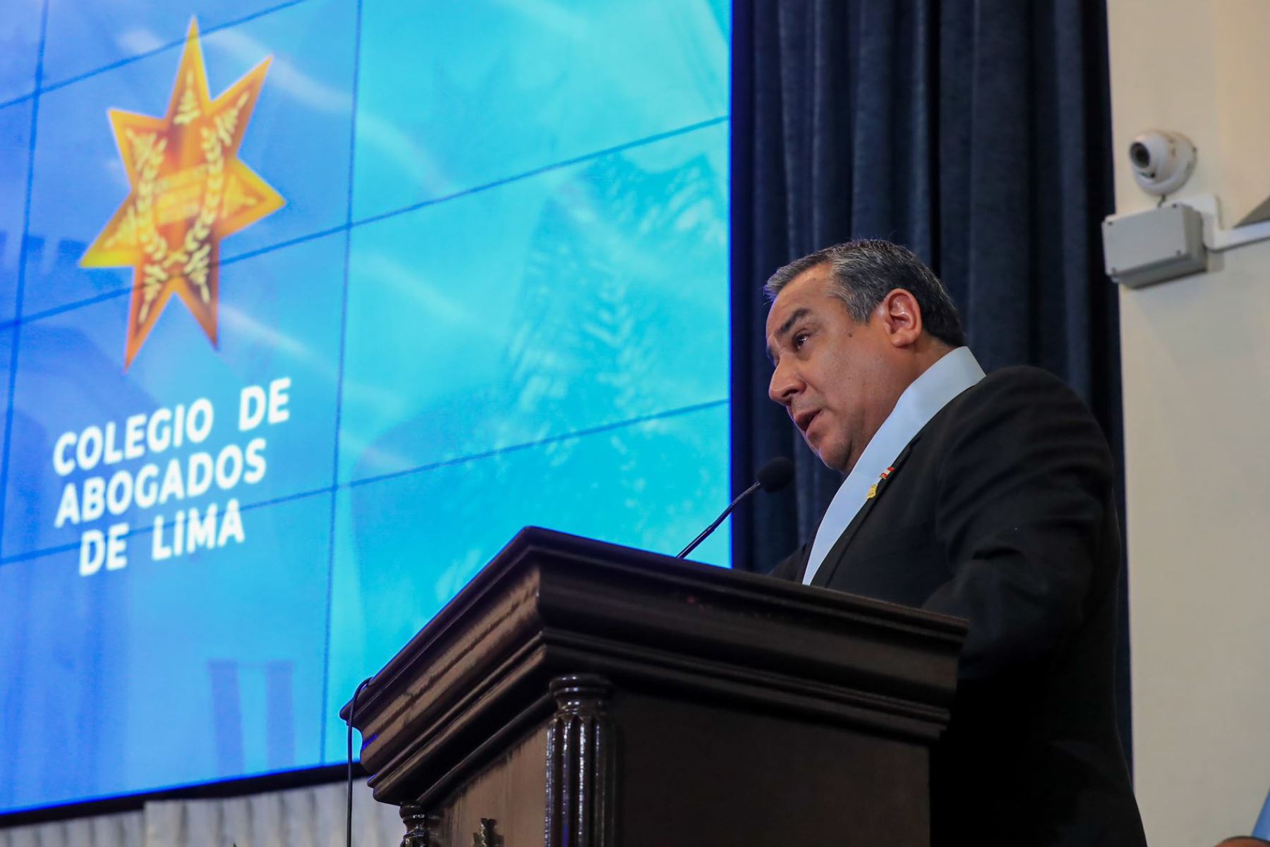 Adrianzén: Estado peruano sigue con profunda atención lo que ocurre en Venezuela