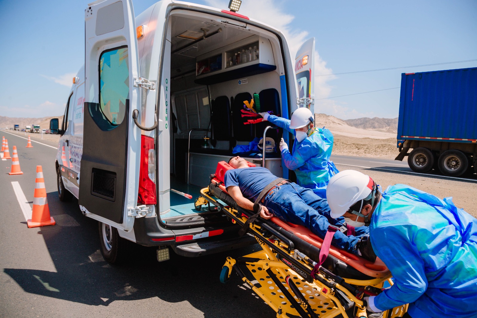 Así se realizó el simulacro de accidente vial con derrame de sustancias peligrosas en la vía