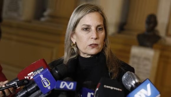 María de Carmen Alva denuncia ante Comisión de Ética a Flores Ancachi por recorte de sueldo a trabajadores