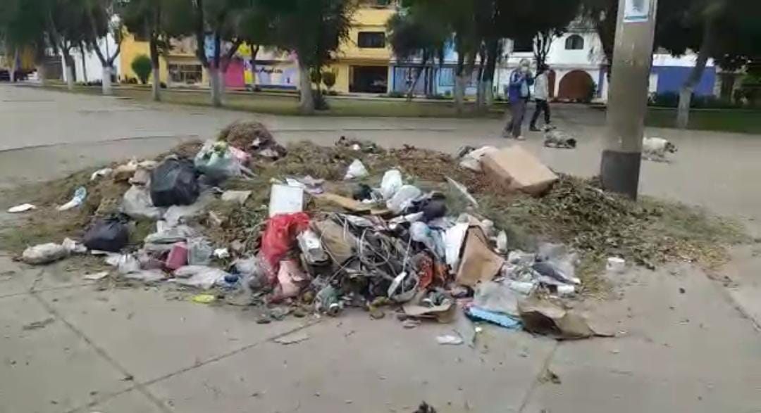 Trujllo: parque del Héroe del Bicentenario luce sucio y descuidado 