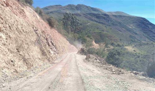 MTC destaca avances en construcción de carretera Calemar-Abra El Naranjillo en La Libertad