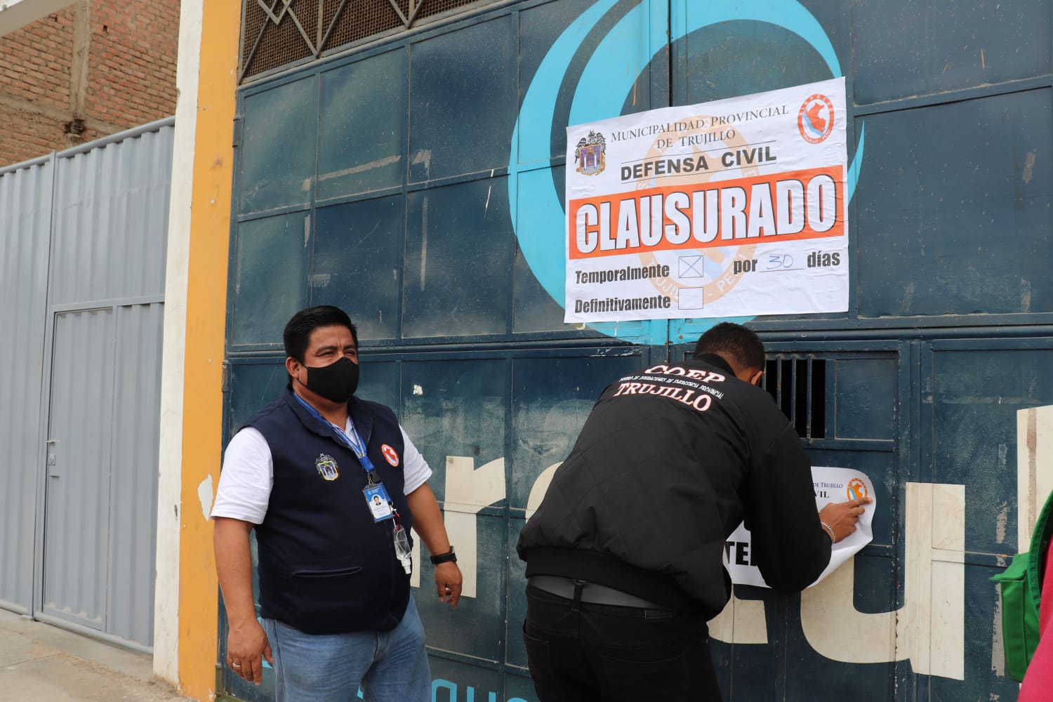 Trujillo: Clausuran tres locales por infraestructuras deficientes Sección local, portada Tag Trujillo 