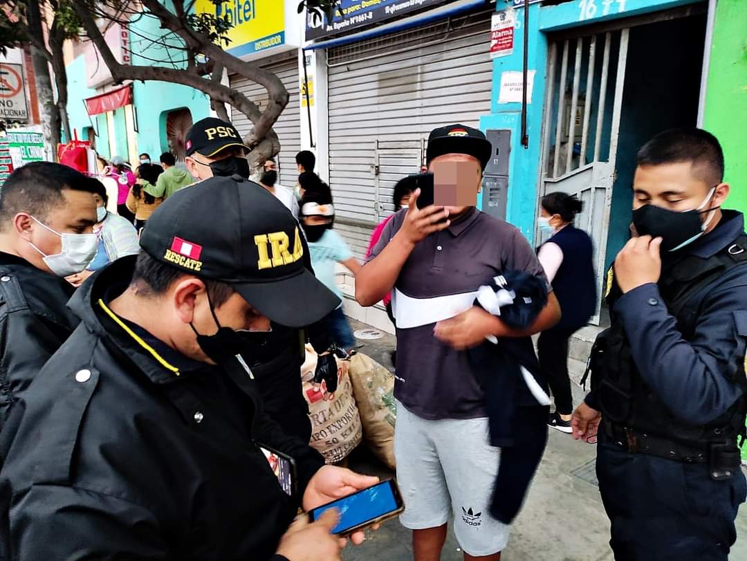 Serenos detienen a presunto robacelulares que asaltó a mujer 