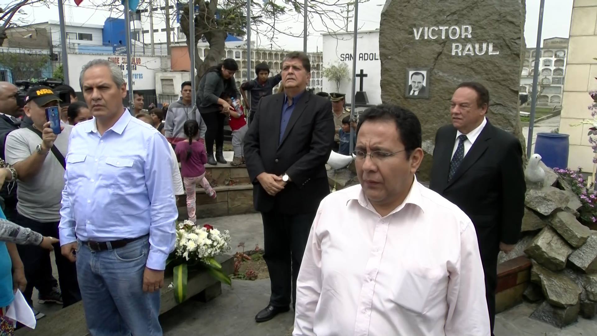 Alan García apoya patrullaje del ejército para reducir la inseguridad