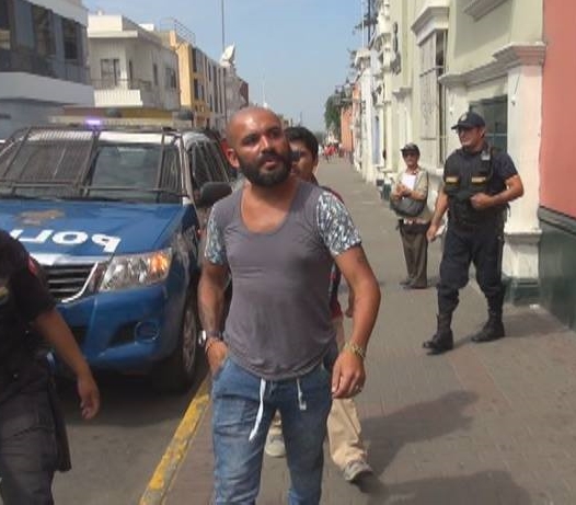 Trujillo: hombre queda encerrado dentro de discoteca 