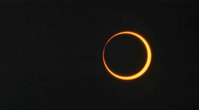 Eclipse solar anular de octubre: ¿qué es y cómo observarlo desde Perú?