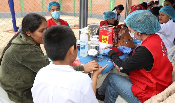 Alumnos de la I.E. José Mujica de Alto Trujillo recibieron atención en salud gratuita