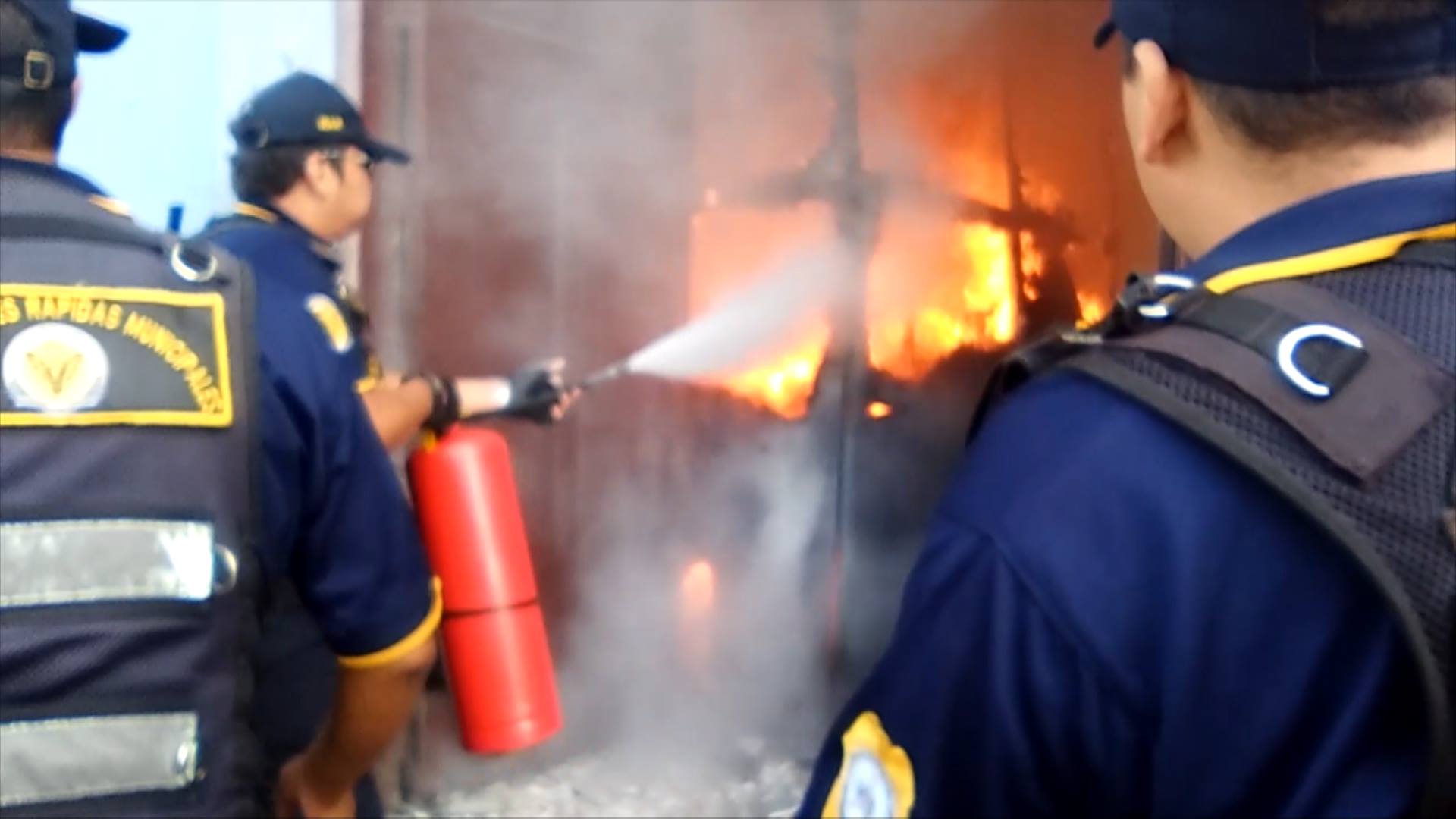 Incendio reduce a cenizas casona del centro histórico de Trujillo