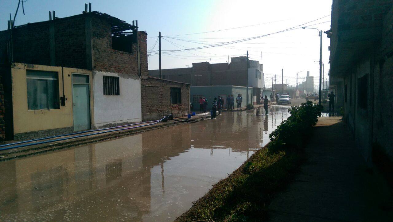 Viviendas se inundan y desploman por oleajes en Buenos Aires