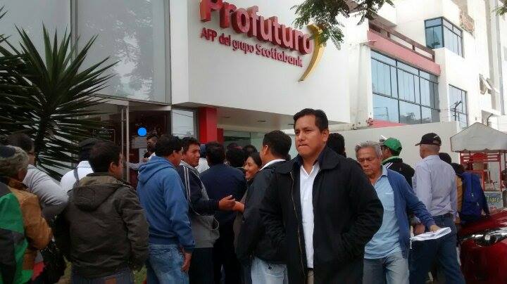 Trujillanos se quejan de la poca información por retiro del 25 % AFP