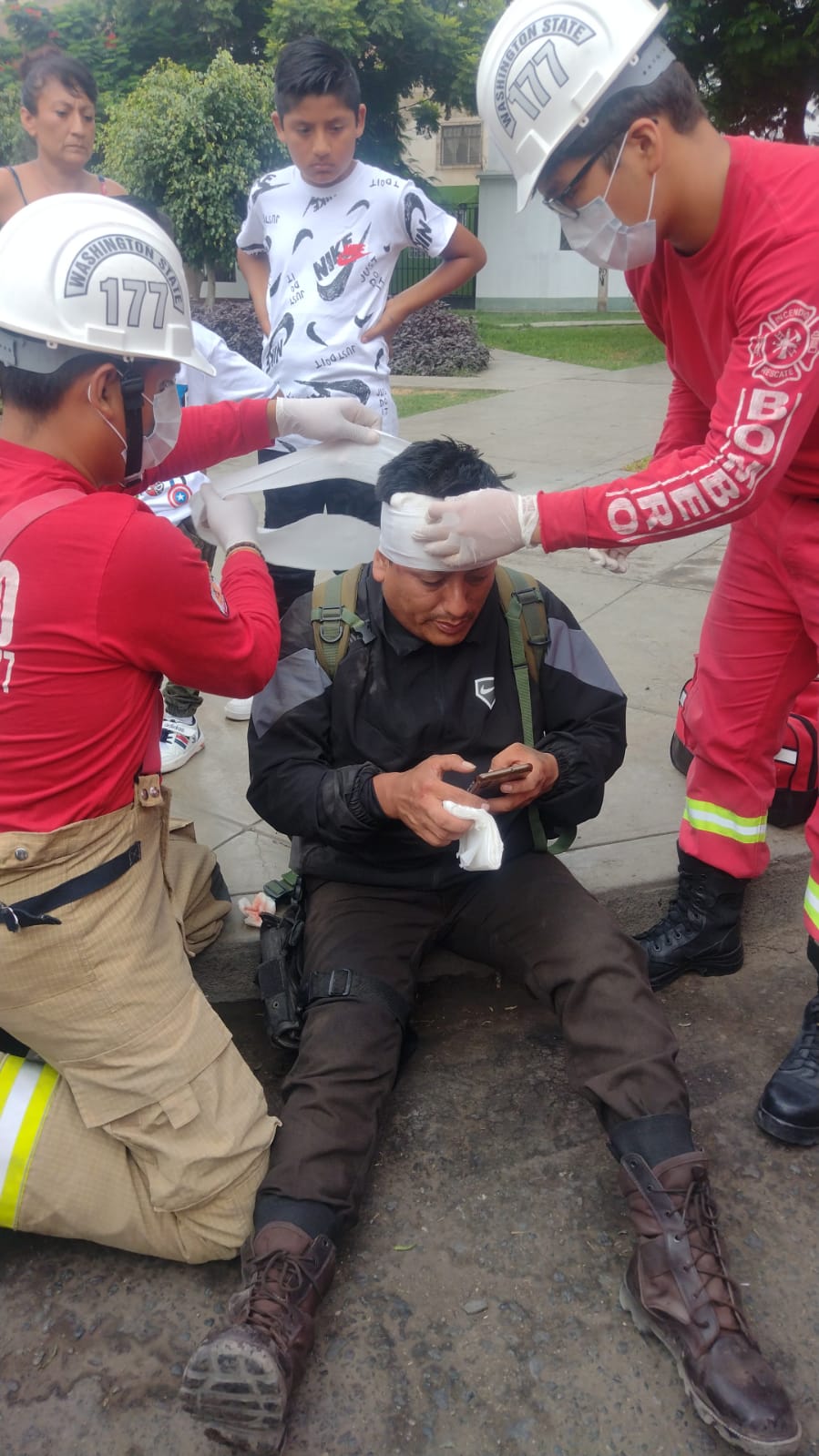 Motociclista por evitar atropellar un perro callejero se accidentó