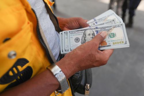 ¿Subirá o seguirá bajando el dólar? Sepa aquí qué le espera a la divisa estadounidense