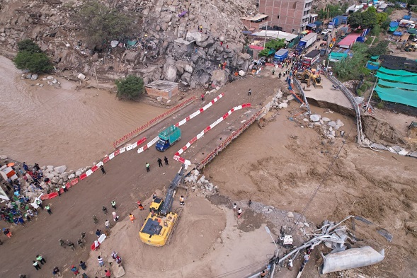 Se abre el tránsito en la Panamericana Norte tras habilitación del puente Sechín en Casma
