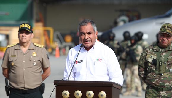 Ministro del Interior niega secuestro a Pedro Castillo y dice que su salida del poder “fue lo mejor que ha pasado”