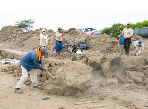 Retiran instalaciones precarias no autorizadas en zona intangible de Chan Chan