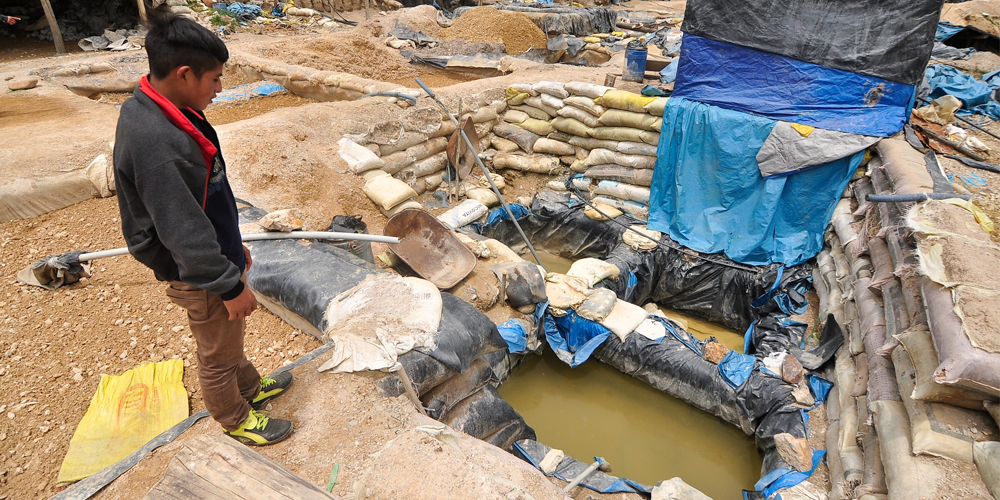 Alcalde de Quiruvilca: "Hay 400 labores de minería ilegal"