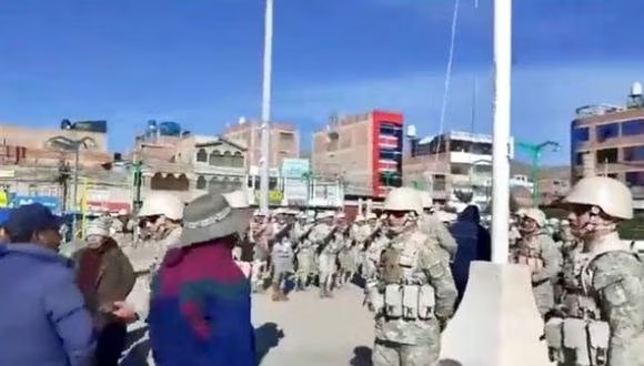 Militares en retiro piden intervención del Gobierno tras impedimento de izamiento de Pabellón Nacional en Puno