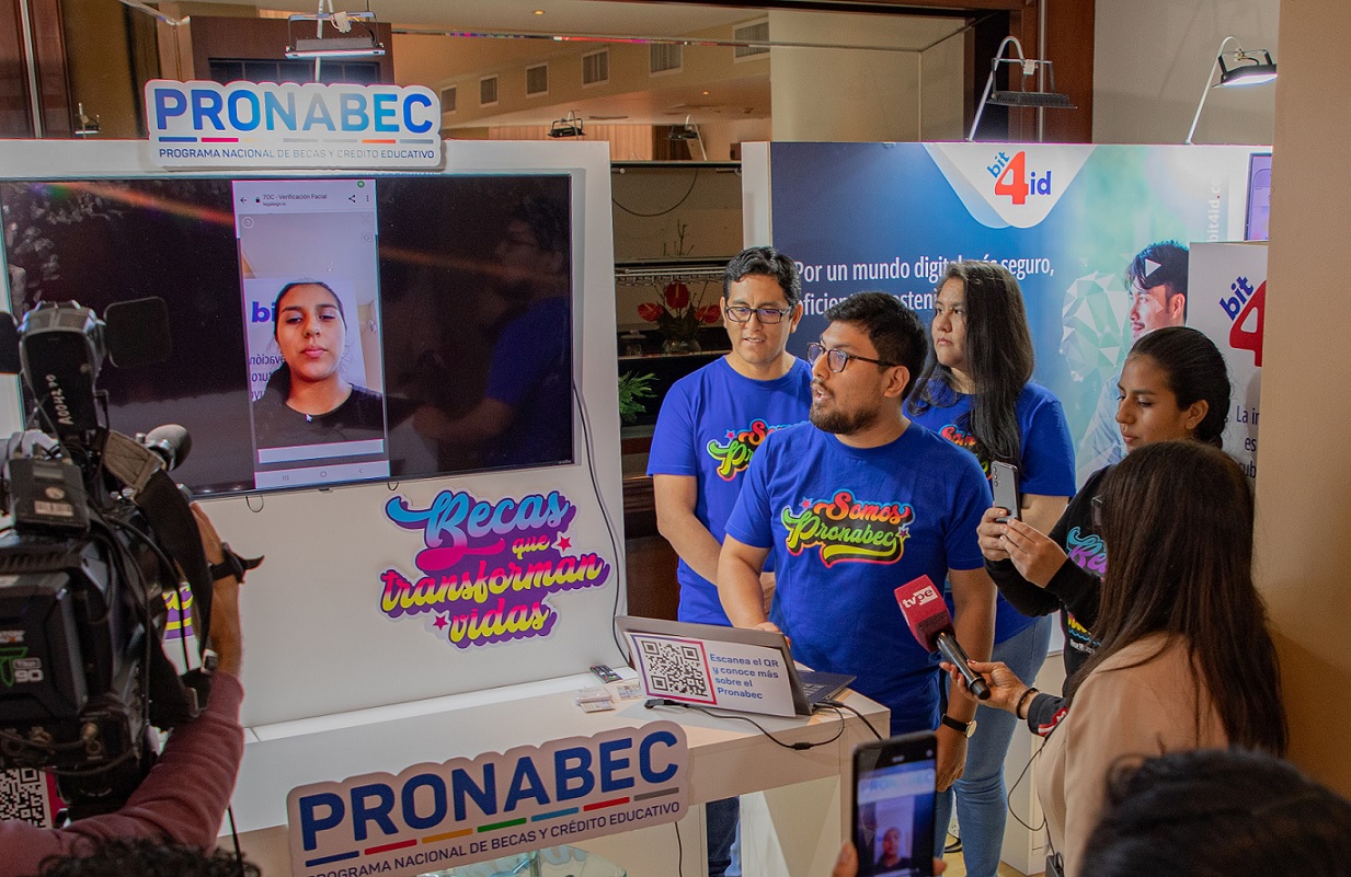 Aplicativo móvil del Pronabec permitirá encontrar becas y postular con reconocimiento facial 