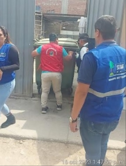 Funcionarios del Segat recuperan dos contenedores ocultos en una vivienda tras denuncia ciudadana