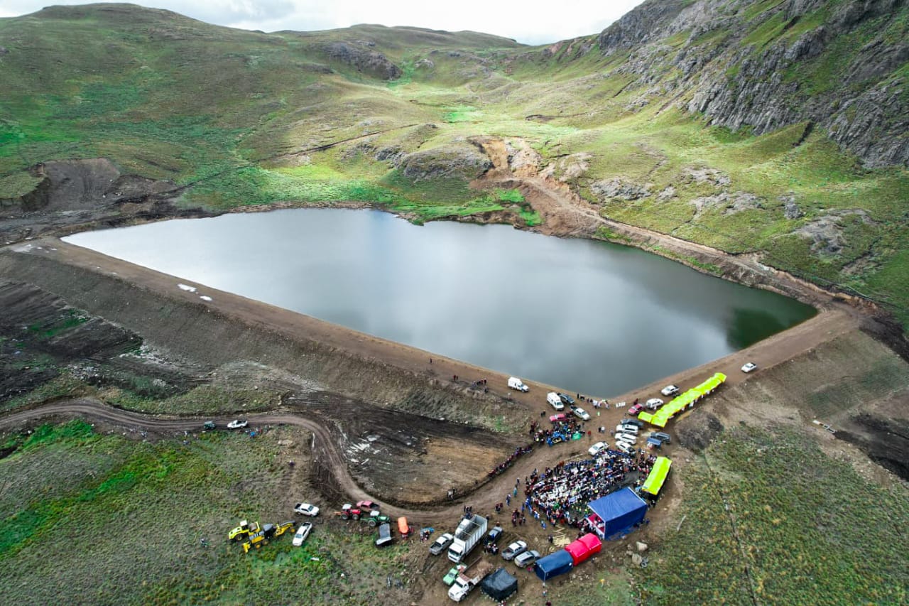 Gobernado regional asegura que siembra y cosecha de agua seguirá beneficiando a campesinos
