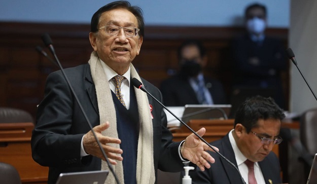 Eligen titular de Comisión de Educación a congresista Balcázar a favor del matrimonio infantil