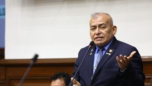 Congresista de ‘Los Niños’ pide devolución de los 71 mil dólares encontrados en su casa