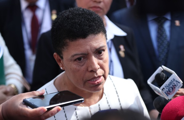 Congresista Moyano pide disculpas por agresión a policía por parte de asesor de Fuerza Popular