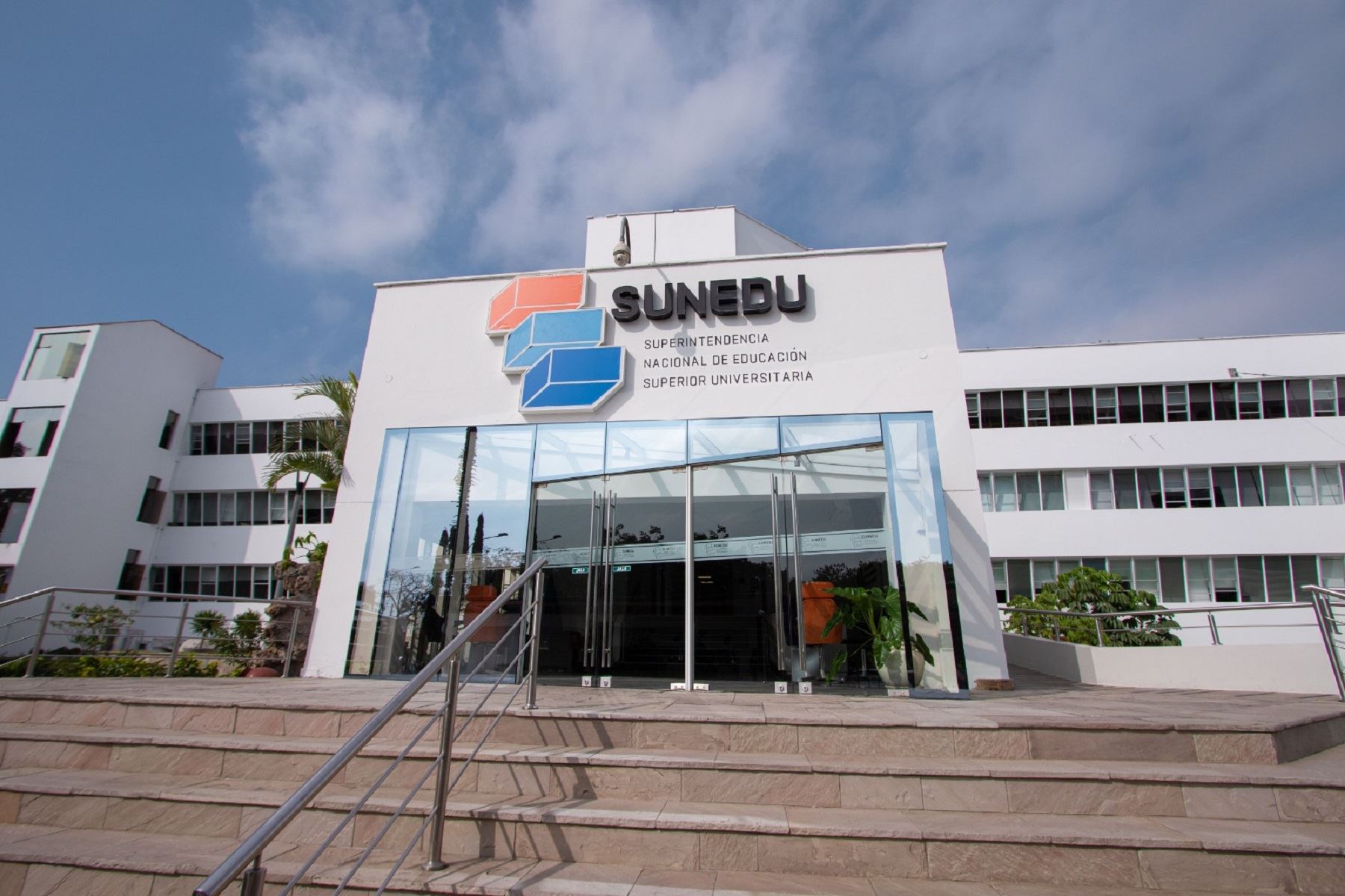 Comisión Permanente aprueba licenciamiento permanente para las universidades