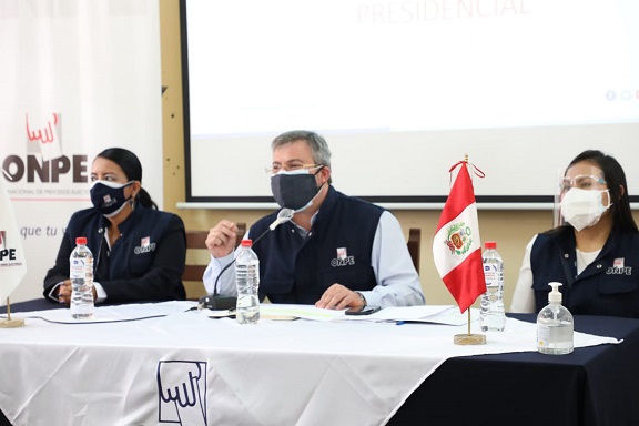 Jefe de la ONPE llega a Trujillo para supervisar organización de segunda vuelta electoral  