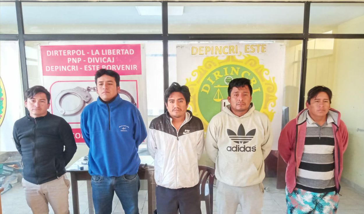 Laredo: detienen a cinco sujetos que bebían y hacían disparos en la calle