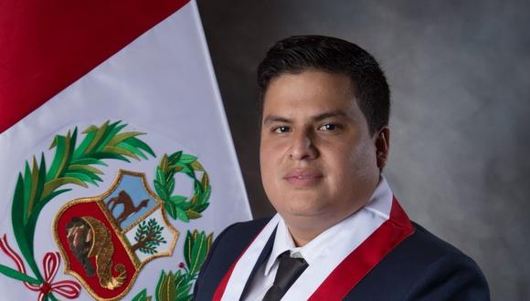 Congresista Diego Bazán renuncia a comisión investigadora para viajar a China