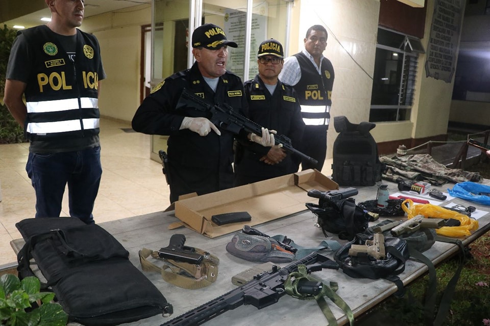 Detienen a 12 sujetos con armamento de guerra en Trujillo