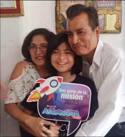 Niña trujillana gana concurso y visitará la Nasa