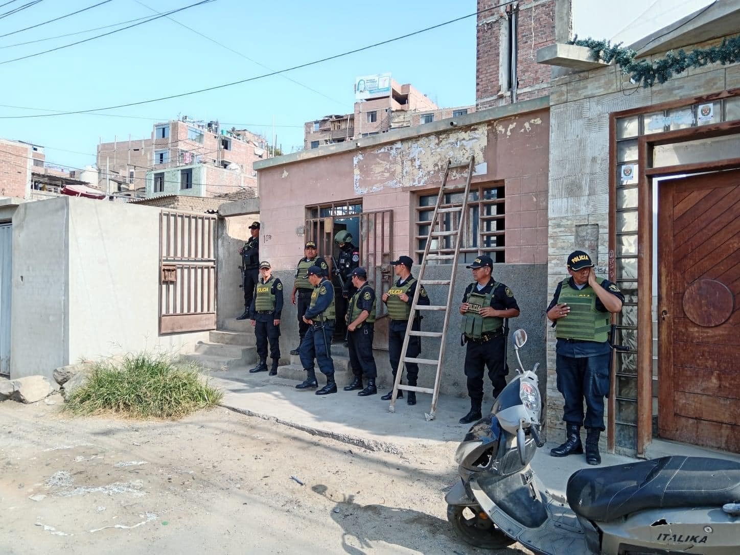 La Libertad: PNP ejecuta operativo en tres inmuebles de la organización criminal los Pulpos